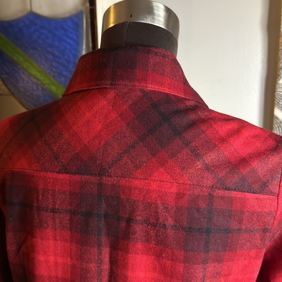 Pendleton 100% Virgin Wool Red & Black Plaid Button Down Shirt SZ Small - Picture 6 of 9
